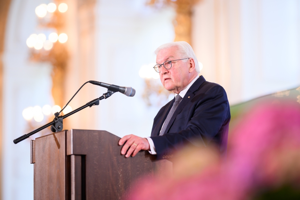 Bundespräsident Steinmeier hält eine Rede bei einer Konferenz in der Prager Burg